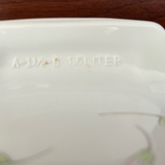 Corningware Pastel Bouqet pattern 1.5 liter casserole dish & Pyrex glass lid - Picture 6 of 7